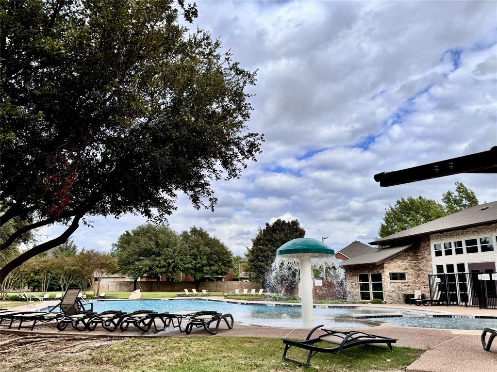 BEECHWOOD CREEKS - Residential Lease