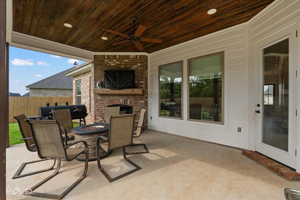 Bossier City, Louisiana 71112, United States, 4 Bedrooms Bedrooms, ,3 BathroomsBathrooms,Residential,Active,45247