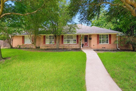Photo of 205 Thompson Drive, Richardson, TX 75080 (MLS # 21339502)