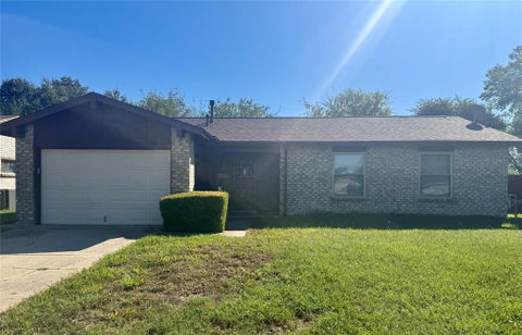 Photo of 6604 Brookshire Trail, North Richland Hills, TX 76182 (MLS # 21405033)