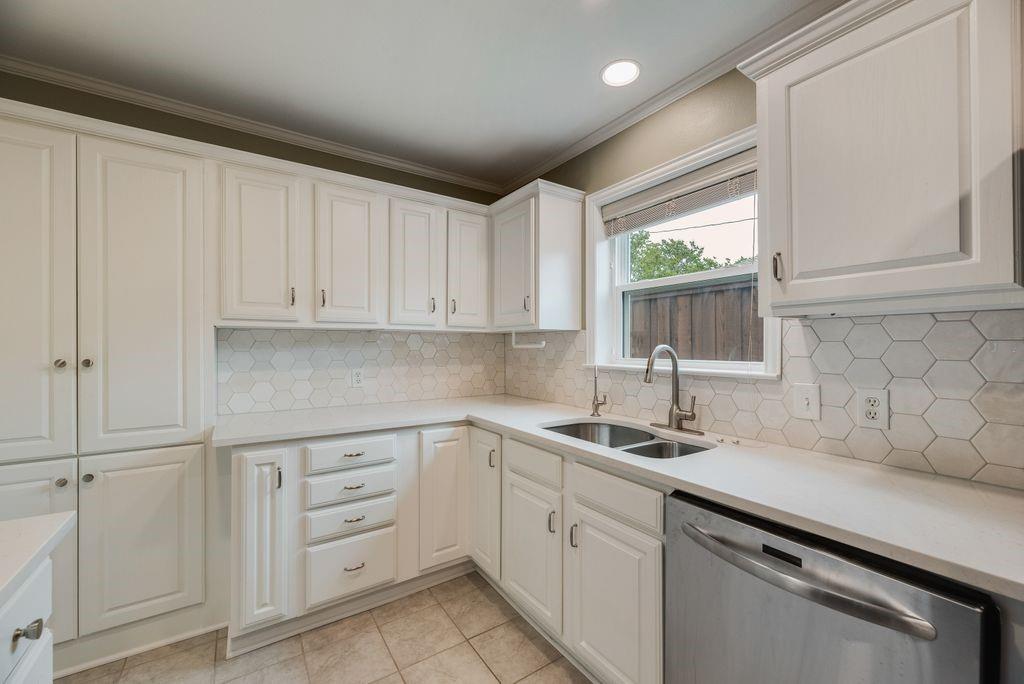 9620 Lynbrook Drive