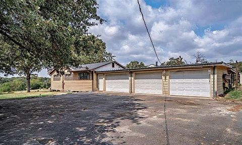 A home in Lindale