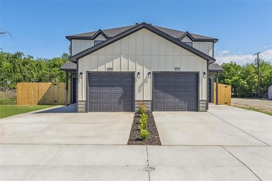 ***HALF OFF THE FIRST MONTH'S RENT WITH APPROVED APPS AND MOVE-IN BEFORE DECEMBER 30TH*** New 4 bedroom, 2.5 bath luxury townhome in West Fort Worth. Custom fixtures and designer finishes throughout. Living area opens to kitchen and dining room. Kitchen has white quartz countertops and stainless steel appliances. Primary and en suite bathroom are downstairs, along with the half bath. Upstairs has 3 bedrooms, landing area and a full bathroom. Nice sized yard and an attached one car garage. Full sized washer and dryer connections downstairs.