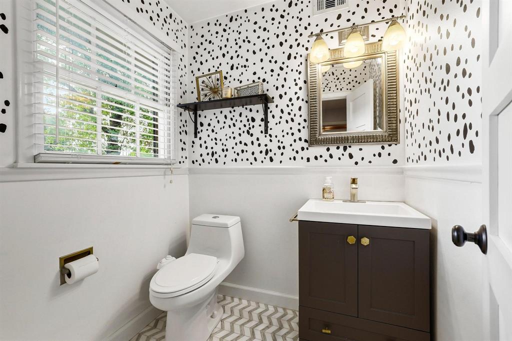 Walnut Hills Manor - Residential