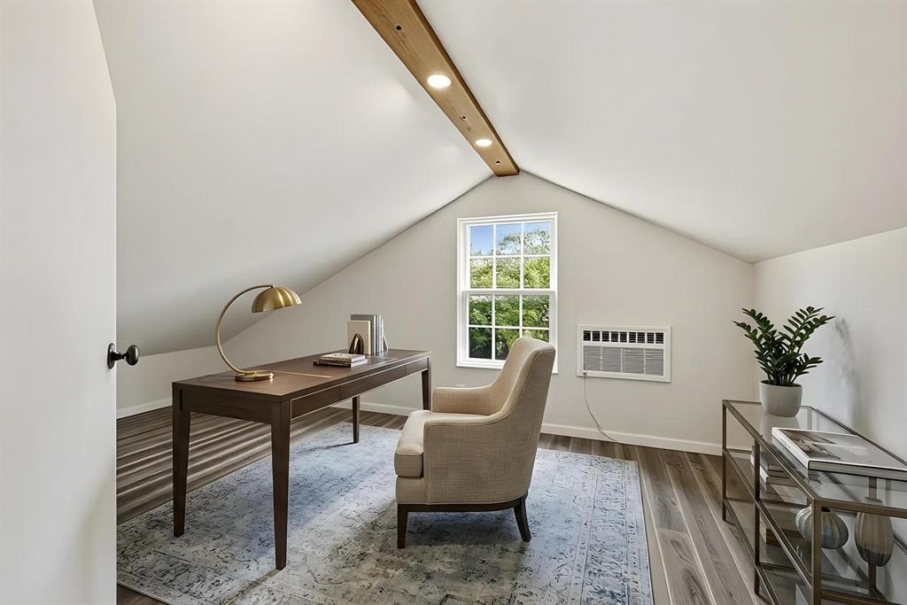 Walnut Hills Manor - Residential