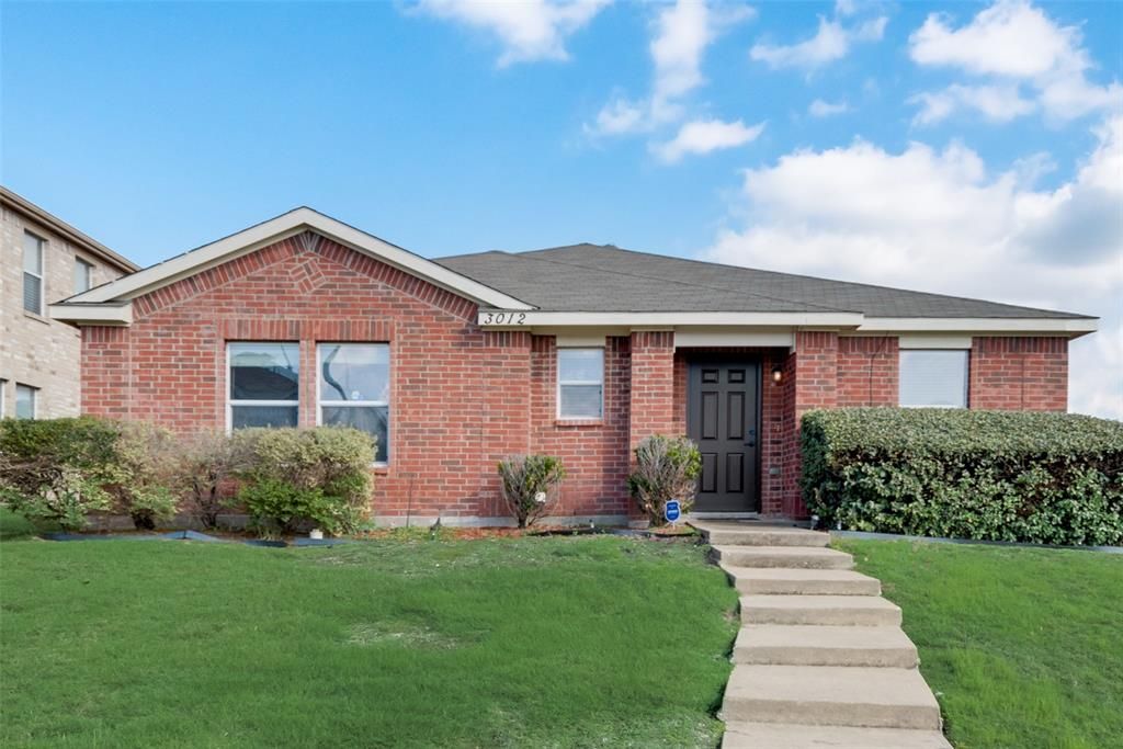 Photo of 3012 Southern Hills Lane, Mesquite, TX 75181 (MLS # 20962915)