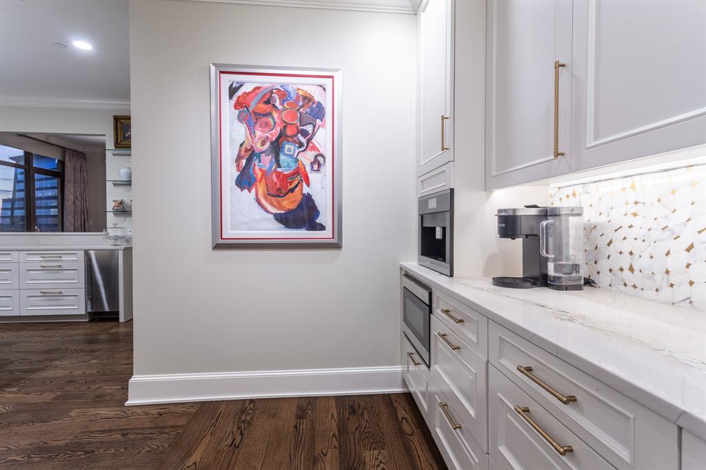 Ritz-Carlton Residences - Residential