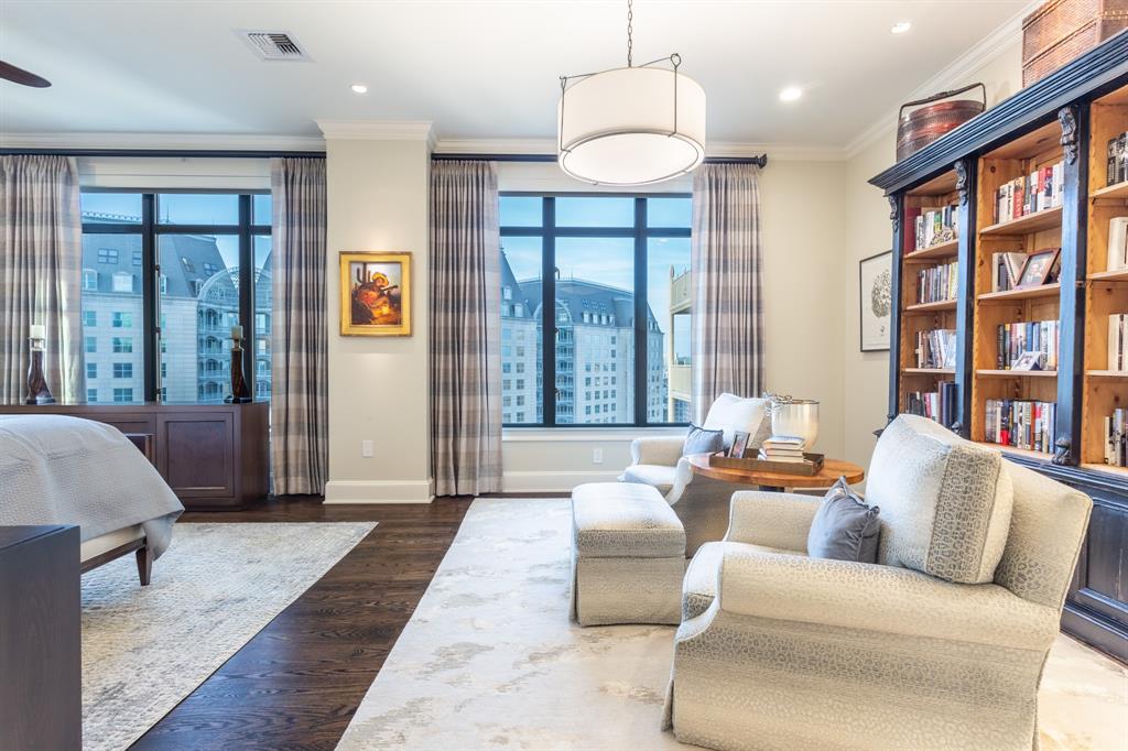 Ritz-Carlton Residences - Residential