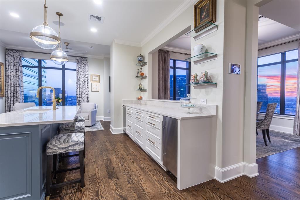 Ritz-Carlton Residences - Residential