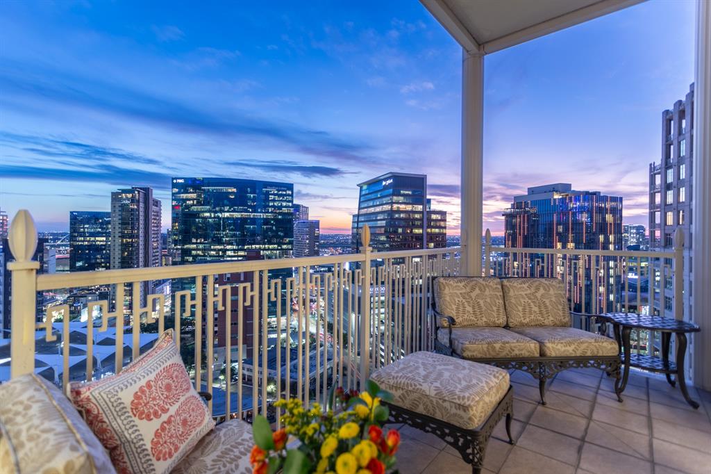 Ritz-Carlton Residences - Residential