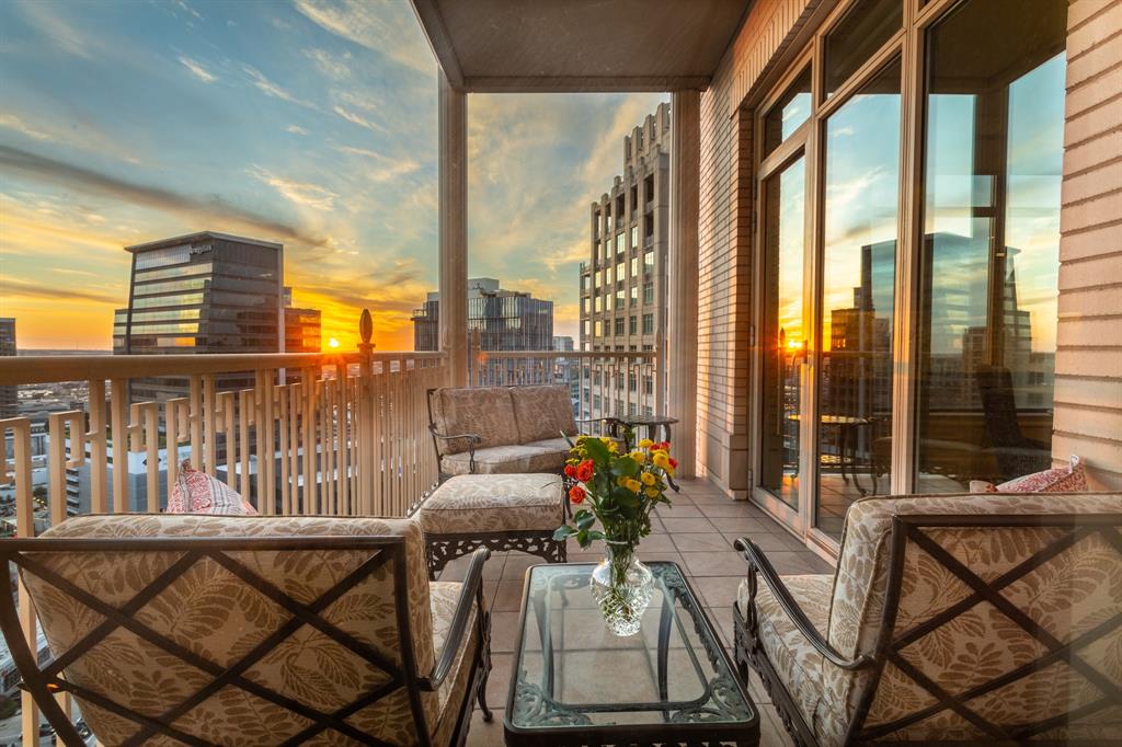 Ritz-Carlton Residences - Residential