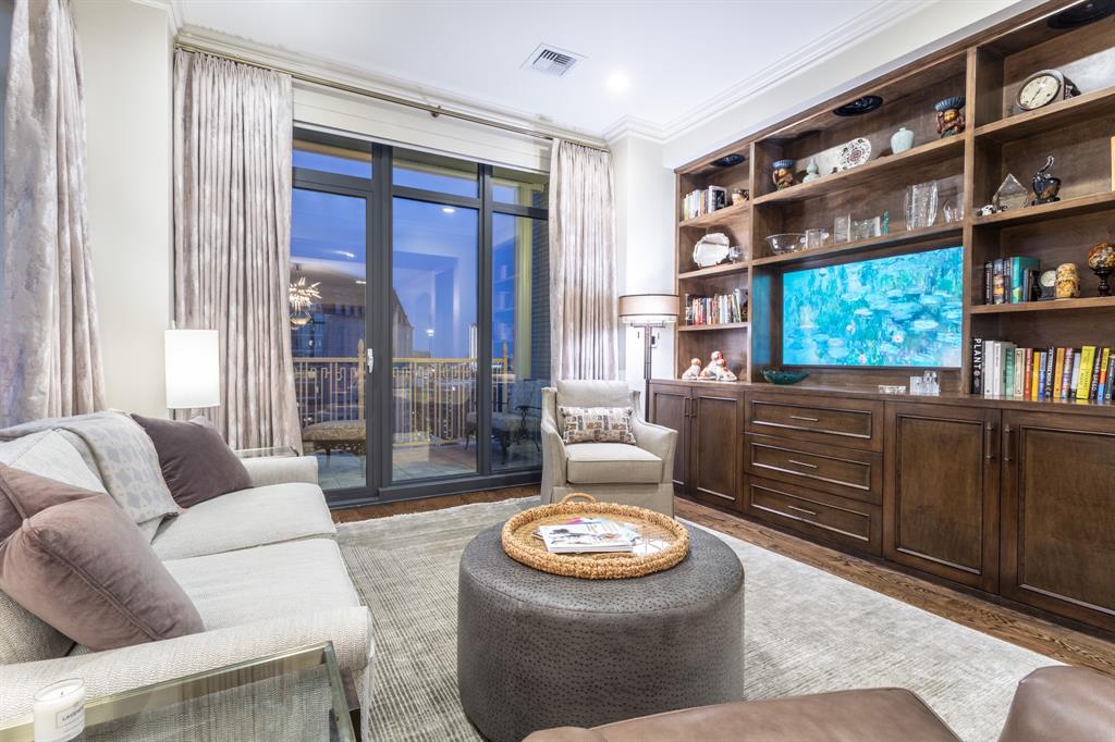 Ritz-Carlton Residences - Residential