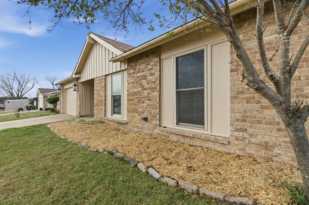 825 W Embercrest Drive