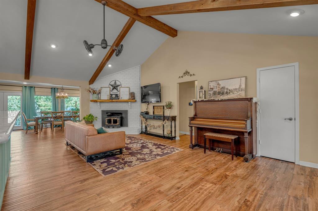 WALKER, JOSIAH SURVEY ABSTRACT 1604 TRACT 6D0 - Residential