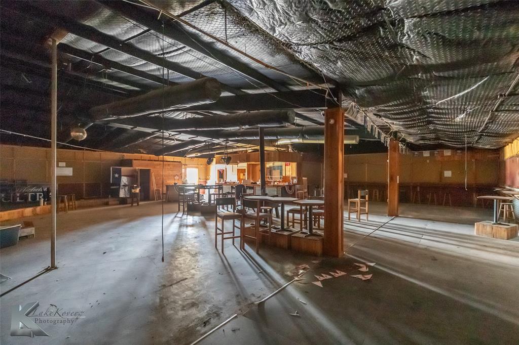 M Bennetes - Commercial Sale