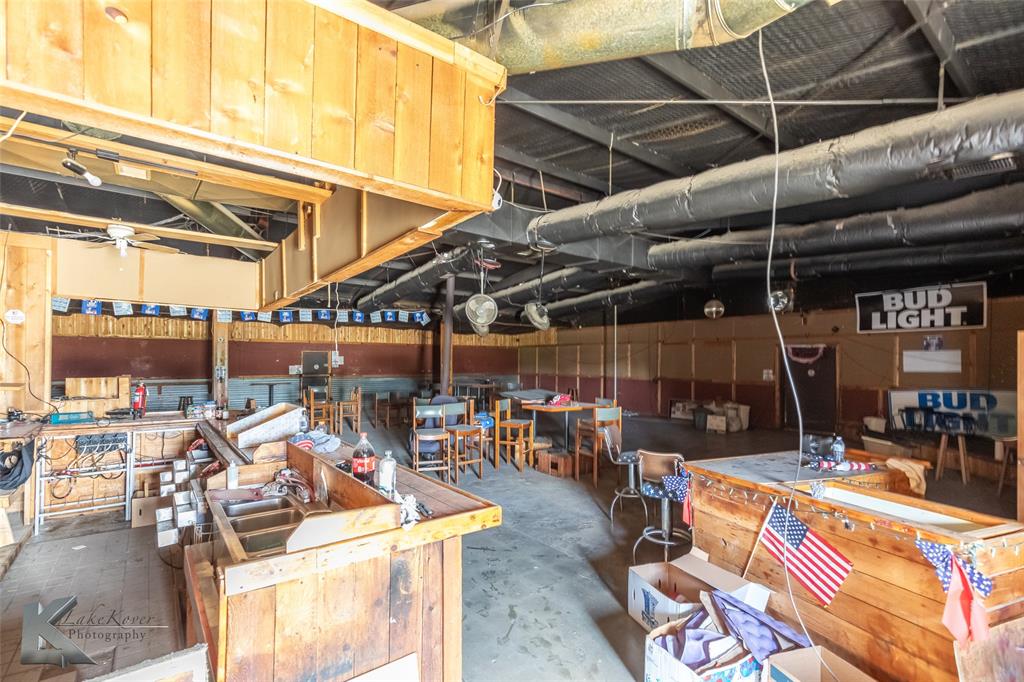 M Bennetes - Commercial Sale