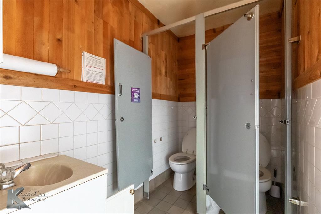 M Bennetes - Commercial Sale