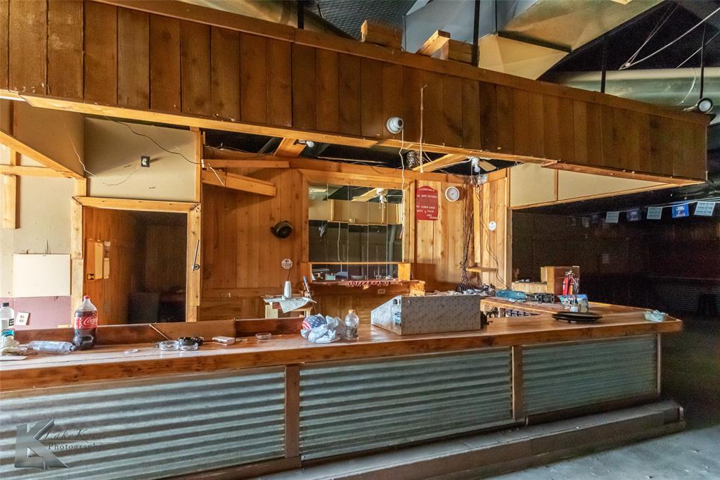 M Bennetes - Commercial Sale