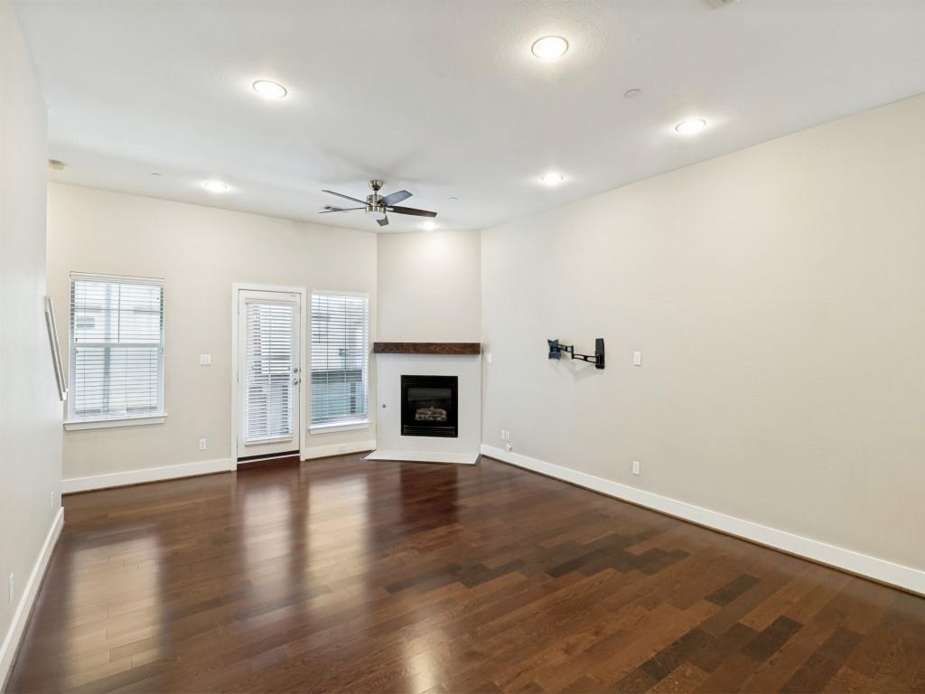 5743 Prospect Avenue 104