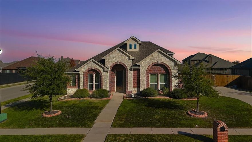 NO HOA!!! New Roof Installed August 2025. This spacious 2,804 sqft Bloomfield home offers 4 bedrooms, 3 full bathrooms, an office, and a loft upstairs, plenty of room to spread out and make it your own.

Step inside to find an office up front, an open kitchen and living area, and a large, private primary suite tucked to the side. Down the hall are two additional bedrooms with a full bath featuring a separated sink, shower, and toilet for convenience.

At the back of the home, stairs lead to a second living area, bedroom, and full bath,  perfect for guests, an older kid, or even a quiet retreat.

Fully fenced backyard with cross fenced areas.  Double Gate with extended driveway behind to park RV or other toys! Just a short walk to the neighborhood playground. No HOA means more freedom to enjoy your space your way! Less than 10 minutes away from dining, shopping and H-E-B!