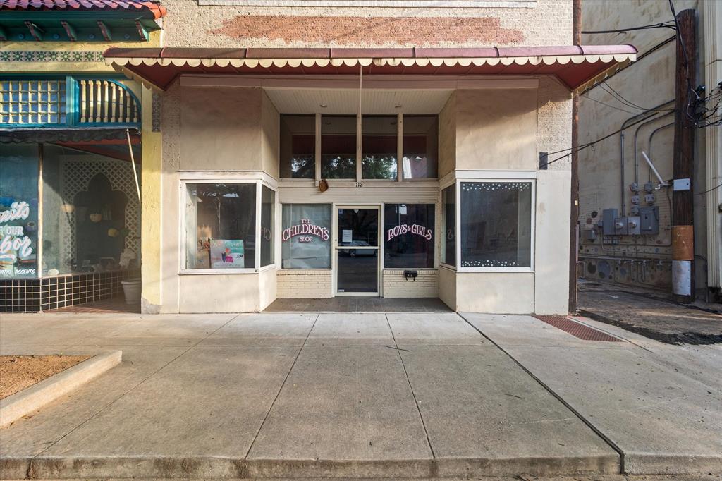 Corsicana - Commercial Sale