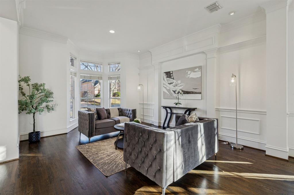 1425 Montgomery Lane