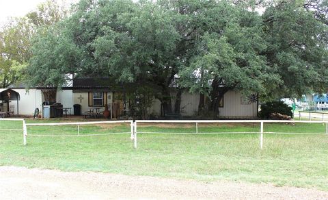 A home in Comanche