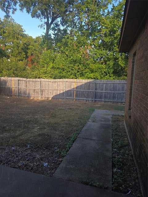 Tiny photo for 108 Tara Circle, Lancaster, TX 75146 (MLS # 21394652)