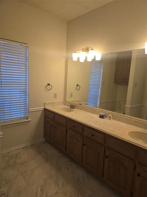 Tiny photo for 108 Tara Circle, Lancaster, TX 75146 (MLS # 21394652)