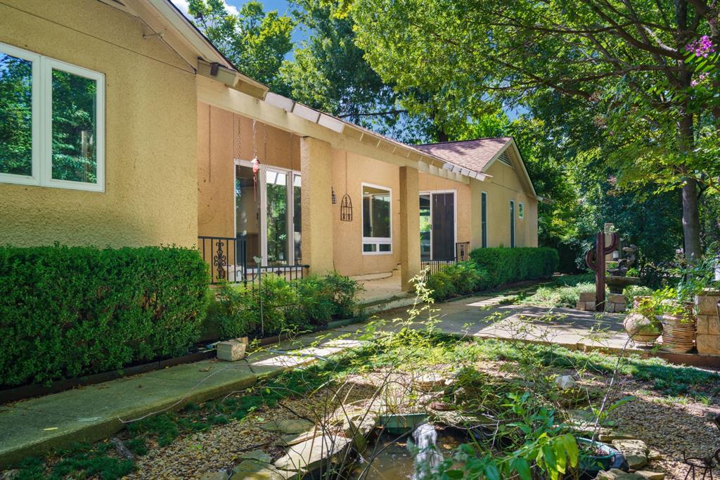 Hall & Livingston - Residential