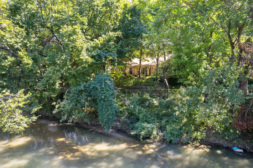 Hall & Livingston - Residential