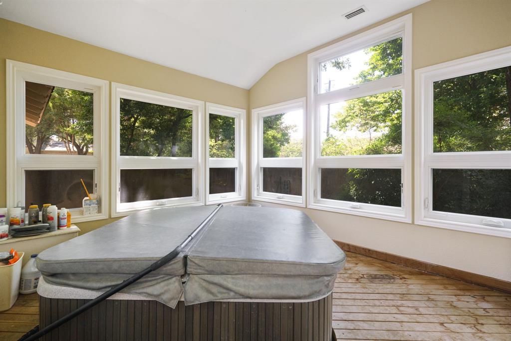 Hall & Livingston - Residential