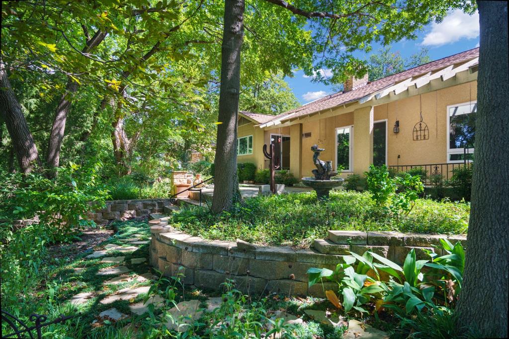 Hall & Livingston - Residential