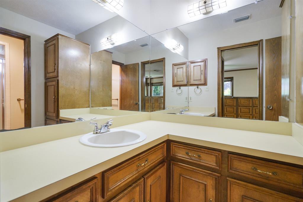 Hall & Livingston - Residential