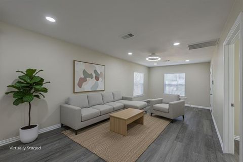 2820 Forest Avenue Fort Worth TX 76112