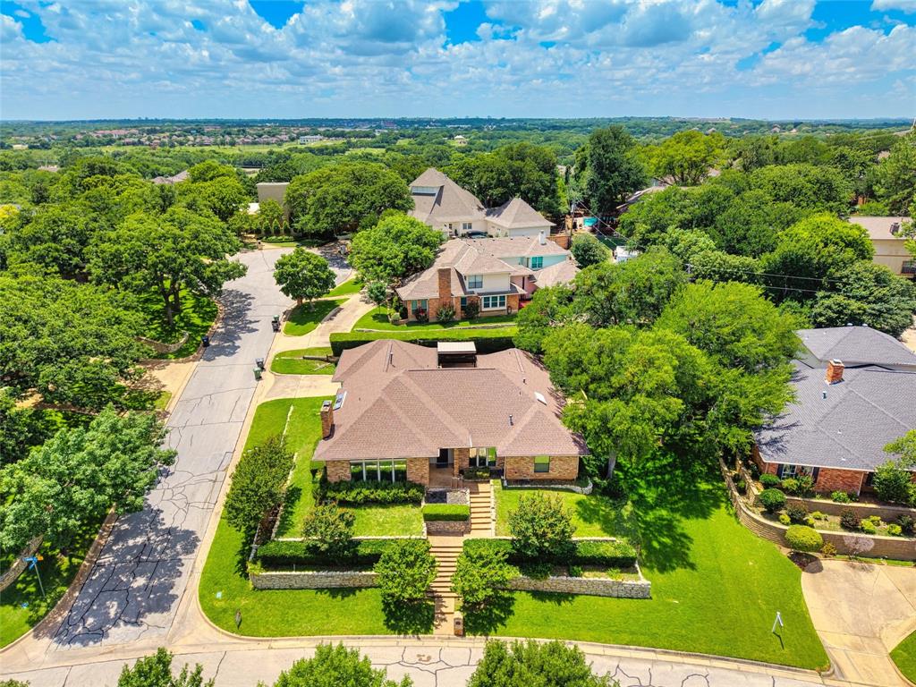 1908 Lakehill Court