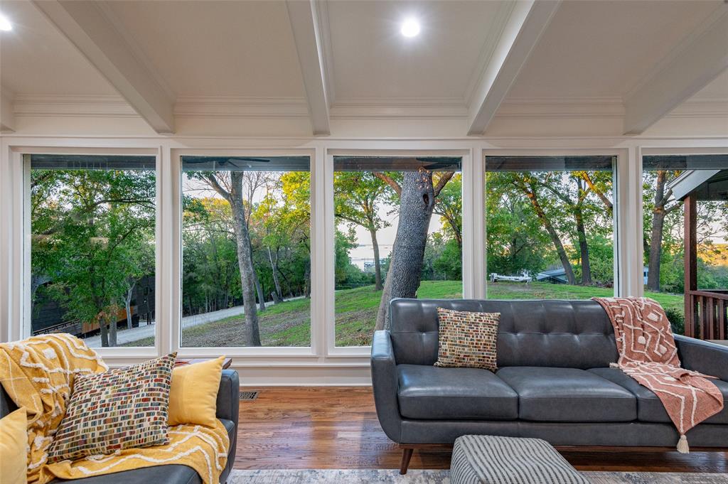 355 Lakecrest Drive