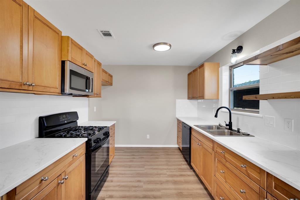 221 N Edgefield Road