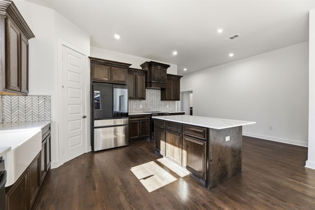 CAVENS 2ND COLONIAL AVE - Residential