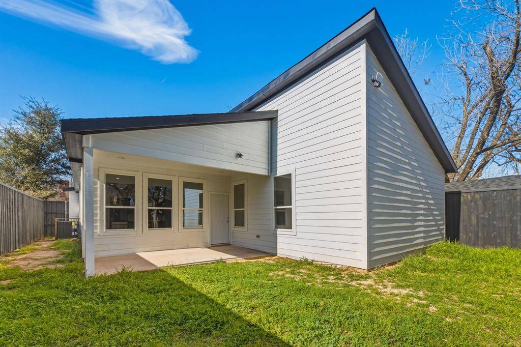 CAVENS 2ND COLONIAL AVE - Residential