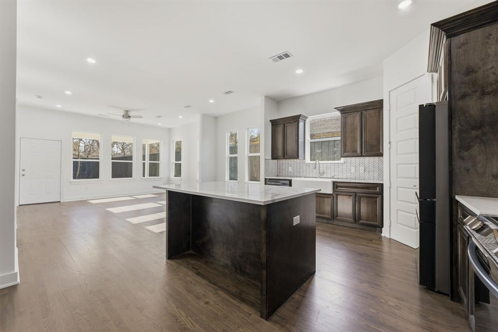 CAVENS 2ND COLONIAL AVE - Residential