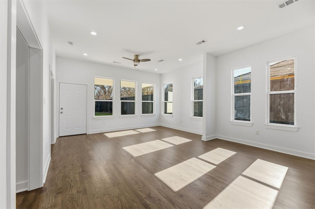 CAVENS 2ND COLONIAL AVE - Residential