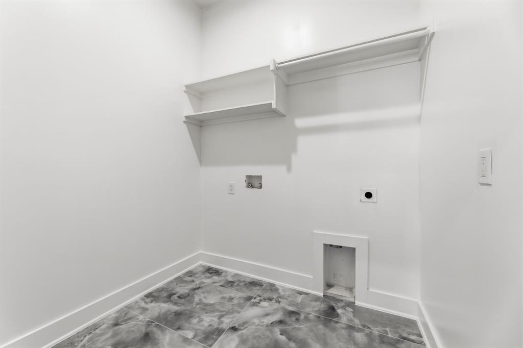 CAVENS 2ND COLONIAL AVE - Residential