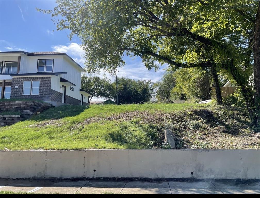 1254 E Magnolia Avenue