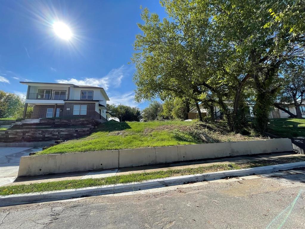 1254 E Magnolia Avenue