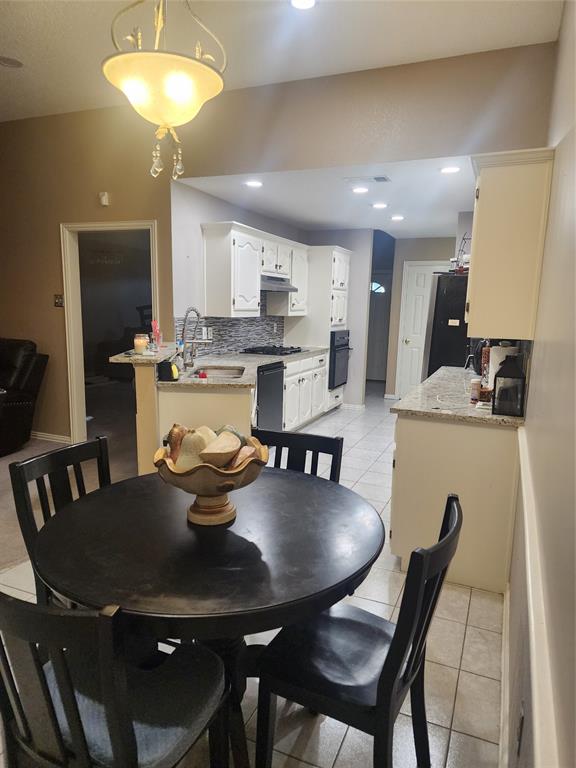 853 Woodridge Circle