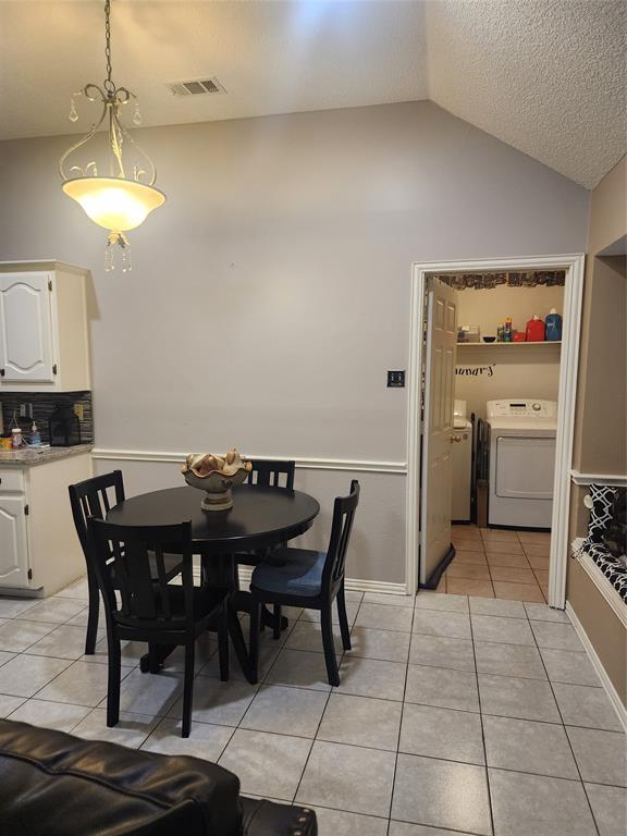853 Woodridge Circle