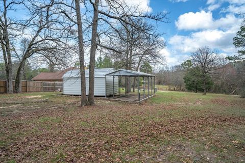 A home in Lindale