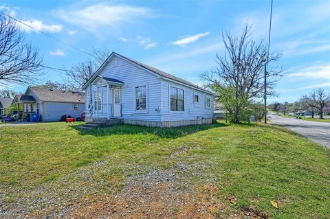200 E Morgan Street Denison TX 75021