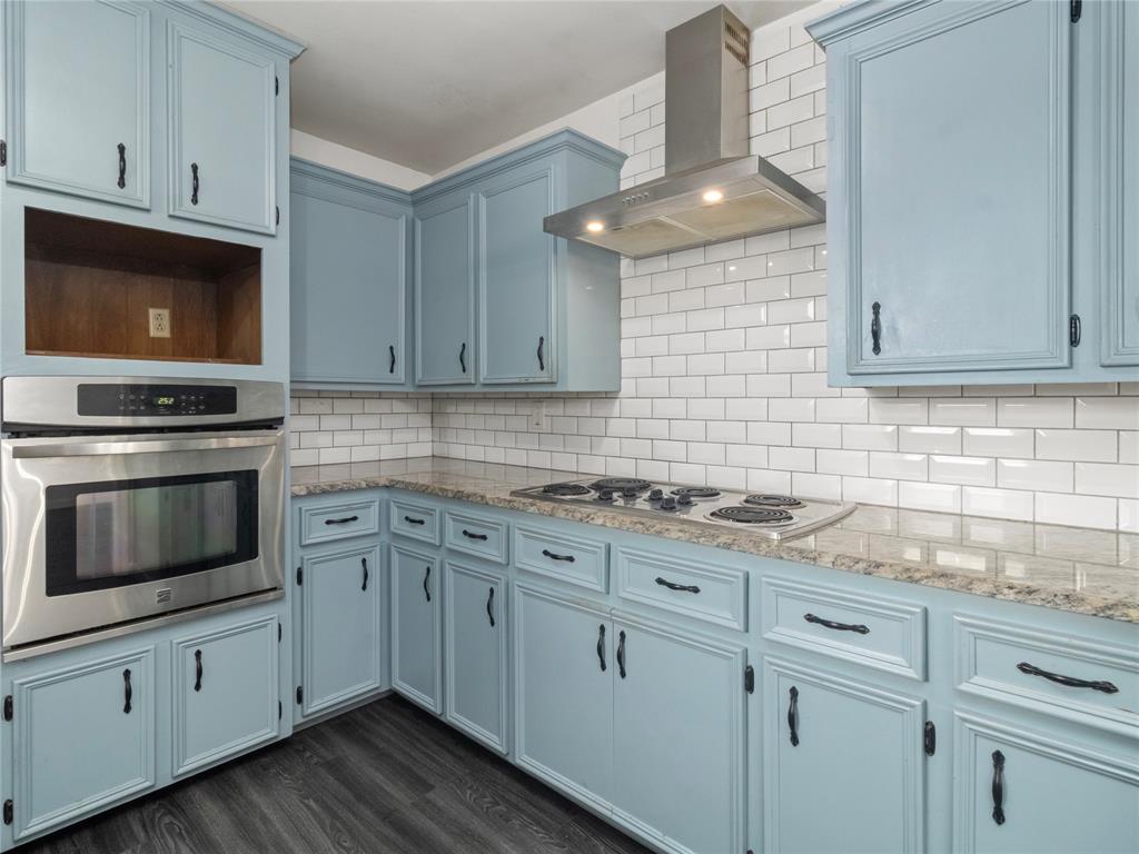 736 Bluebonnet Street